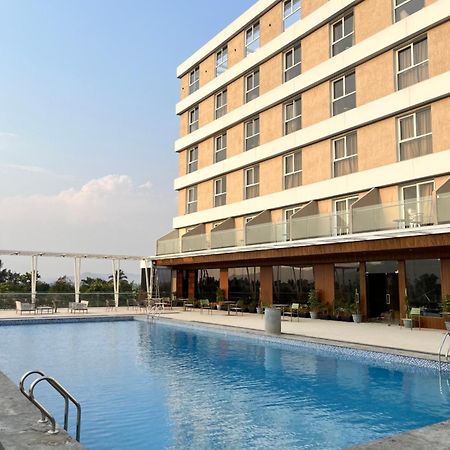 Vits Satyajeet Karad Hotel Kültér fotó