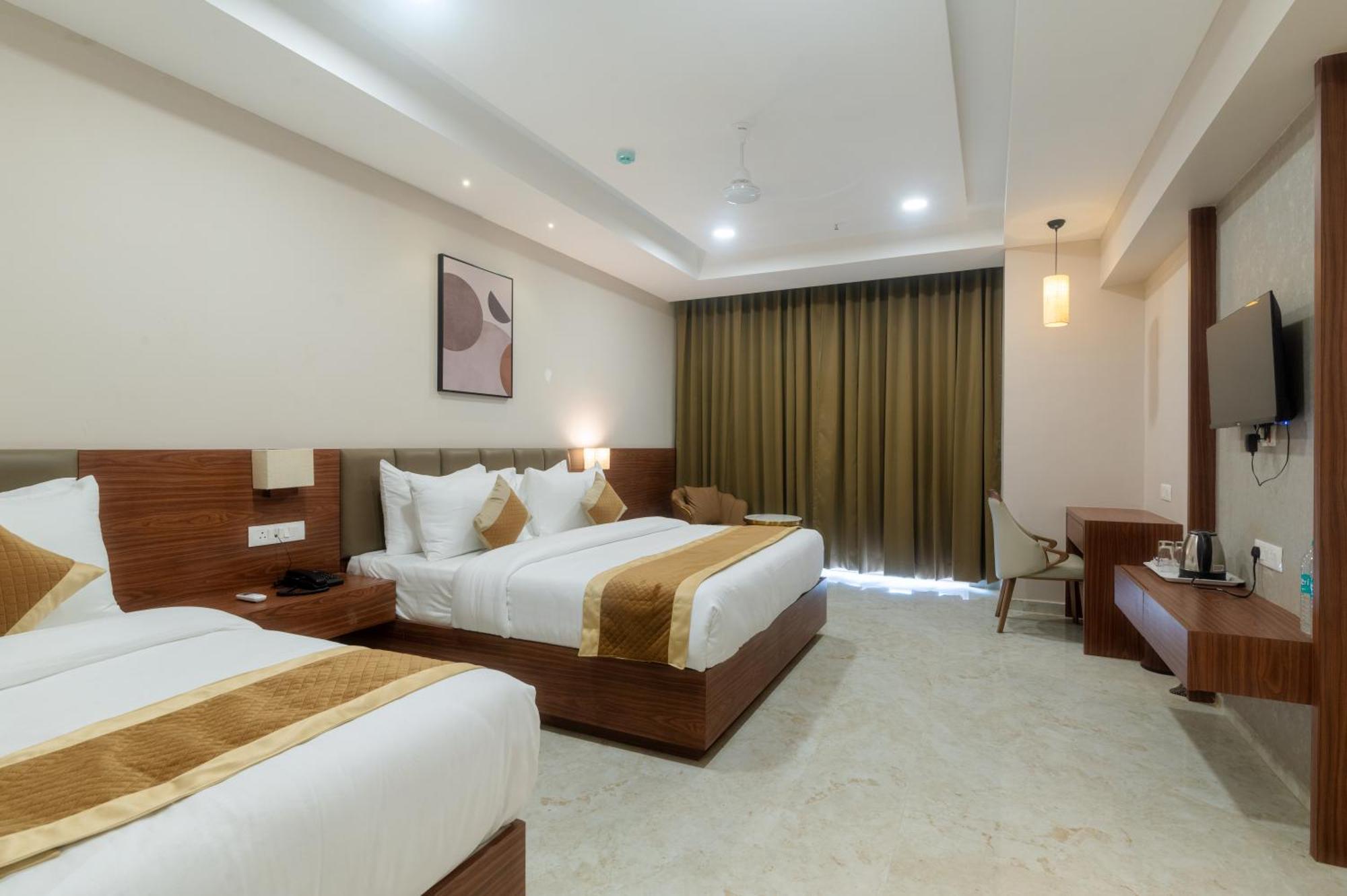 Vits Satyajeet Karad Hotel Kültér fotó