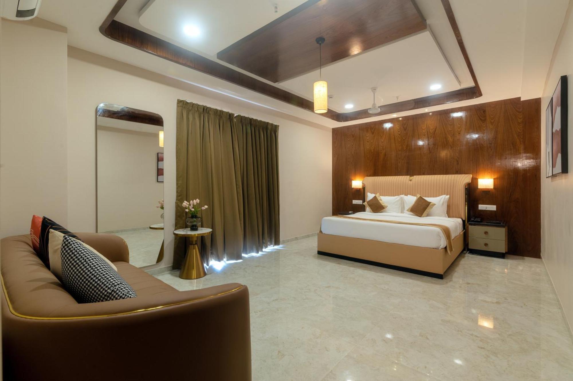 Vits Satyajeet Karad Hotel Kültér fotó