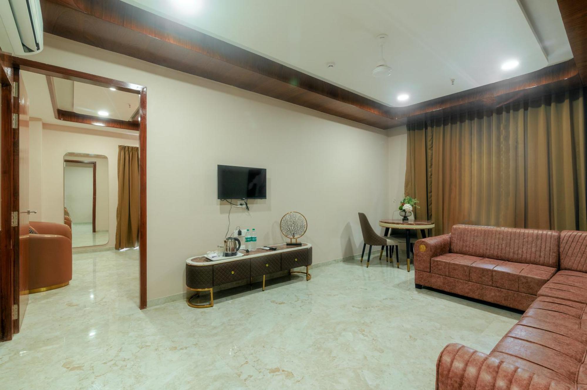 Vits Satyajeet Karad Hotel Kültér fotó