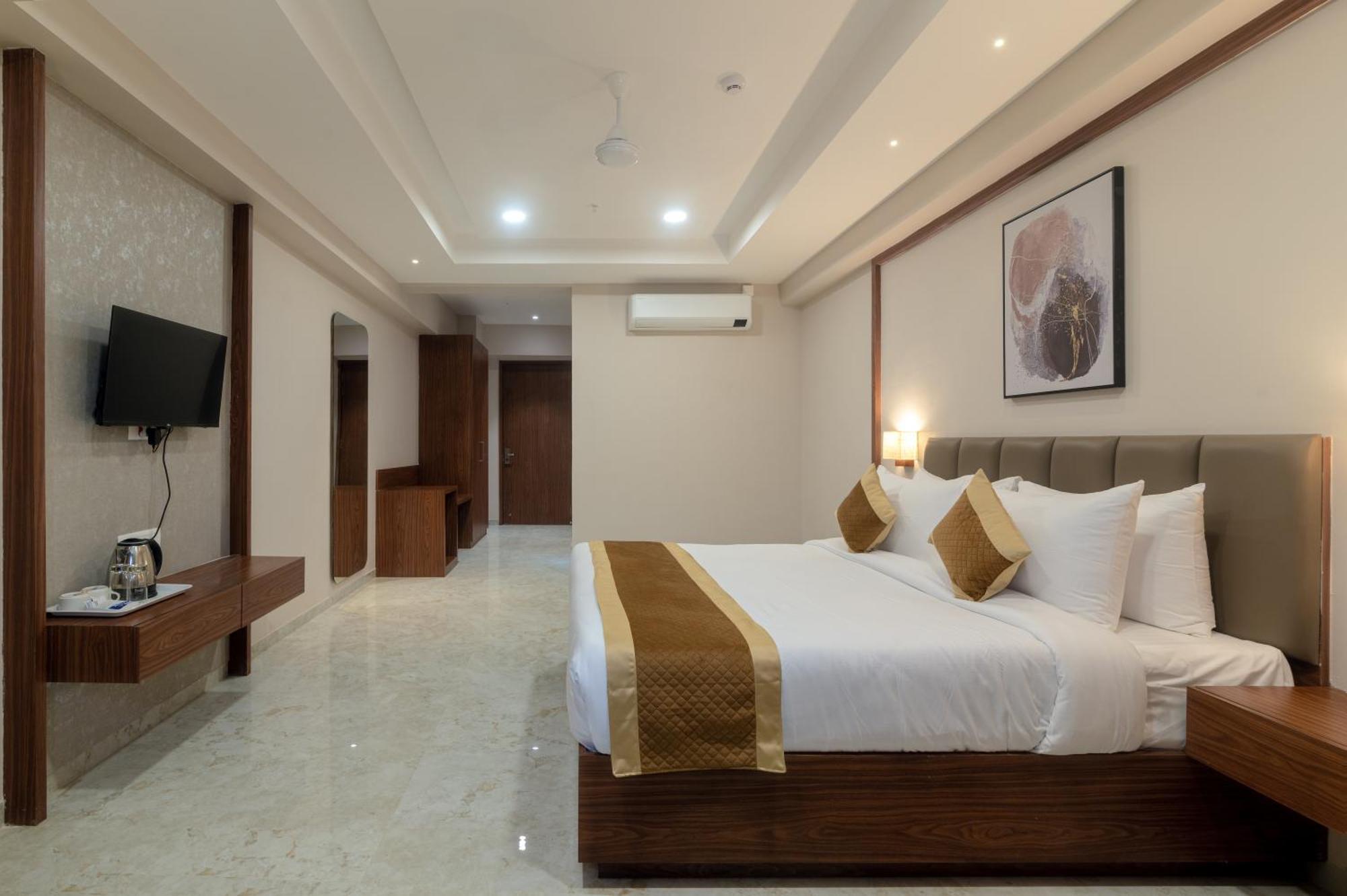 Vits Satyajeet Karad Hotel Kültér fotó