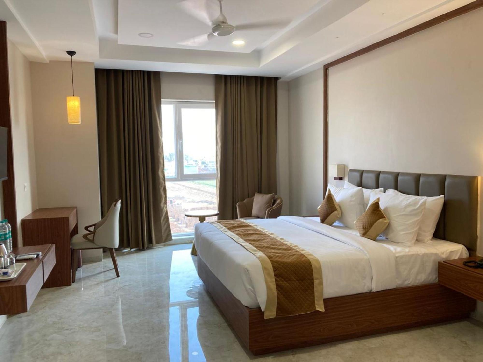 Vits Satyajeet Karad Hotel Kültér fotó