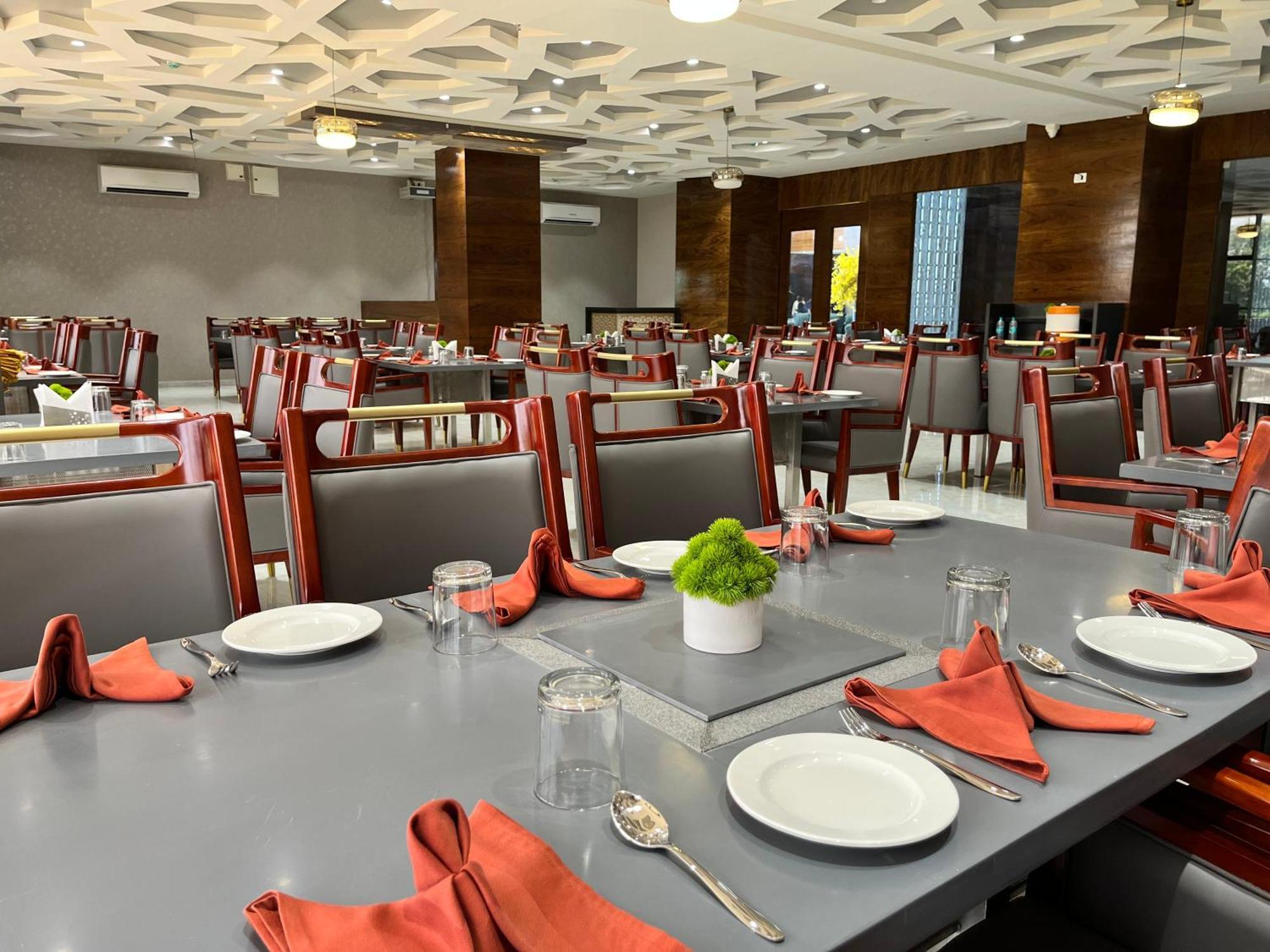 Vits Satyajeet Karad Hotel Kültér fotó