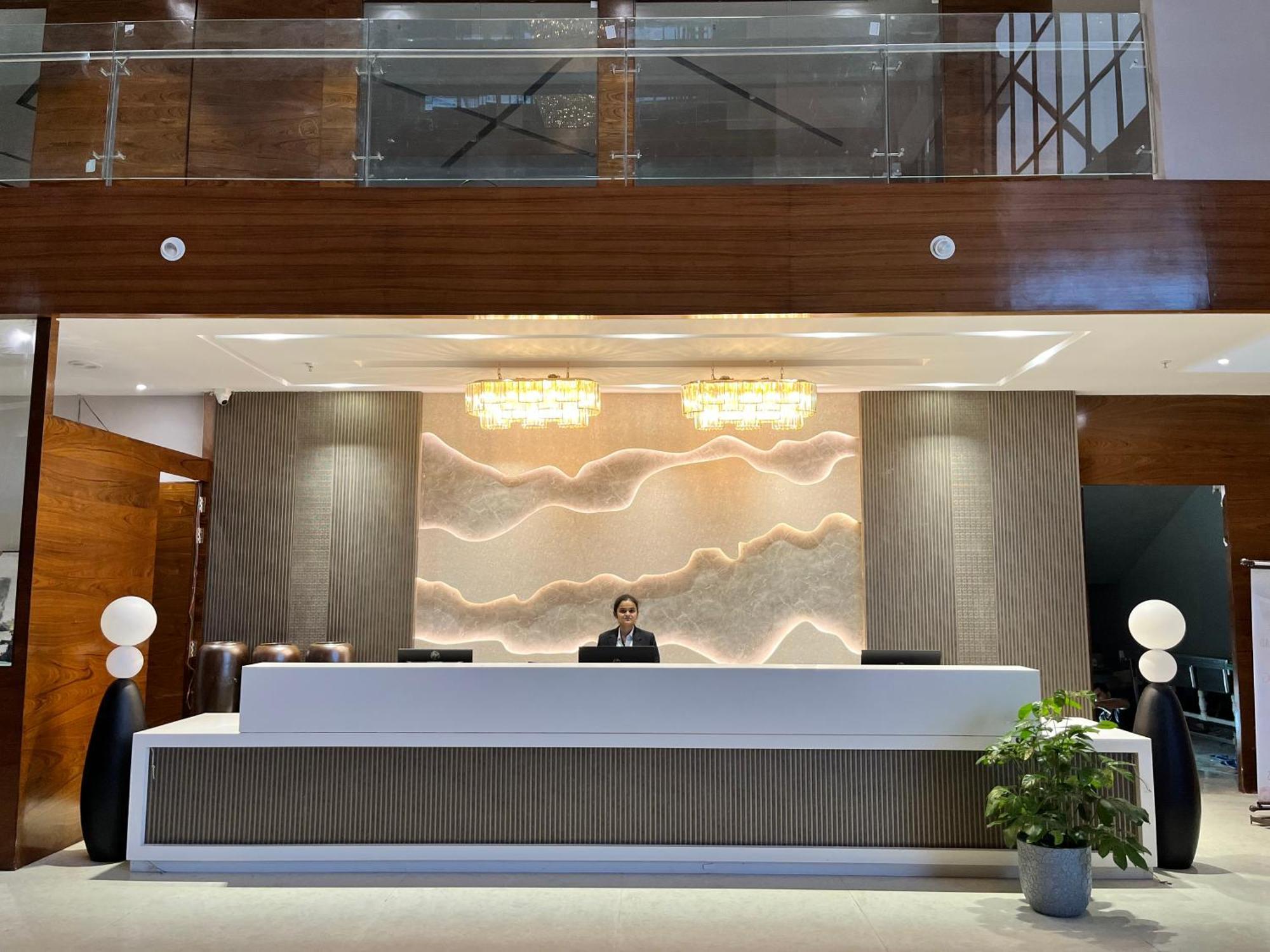 Vits Satyajeet Karad Hotel Kültér fotó