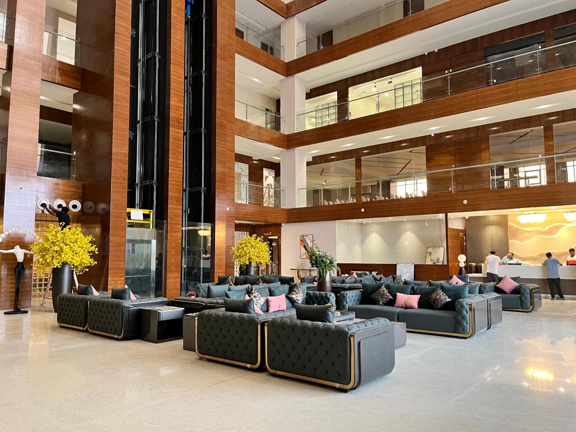 Vits Satyajeet Karad Hotel Kültér fotó
